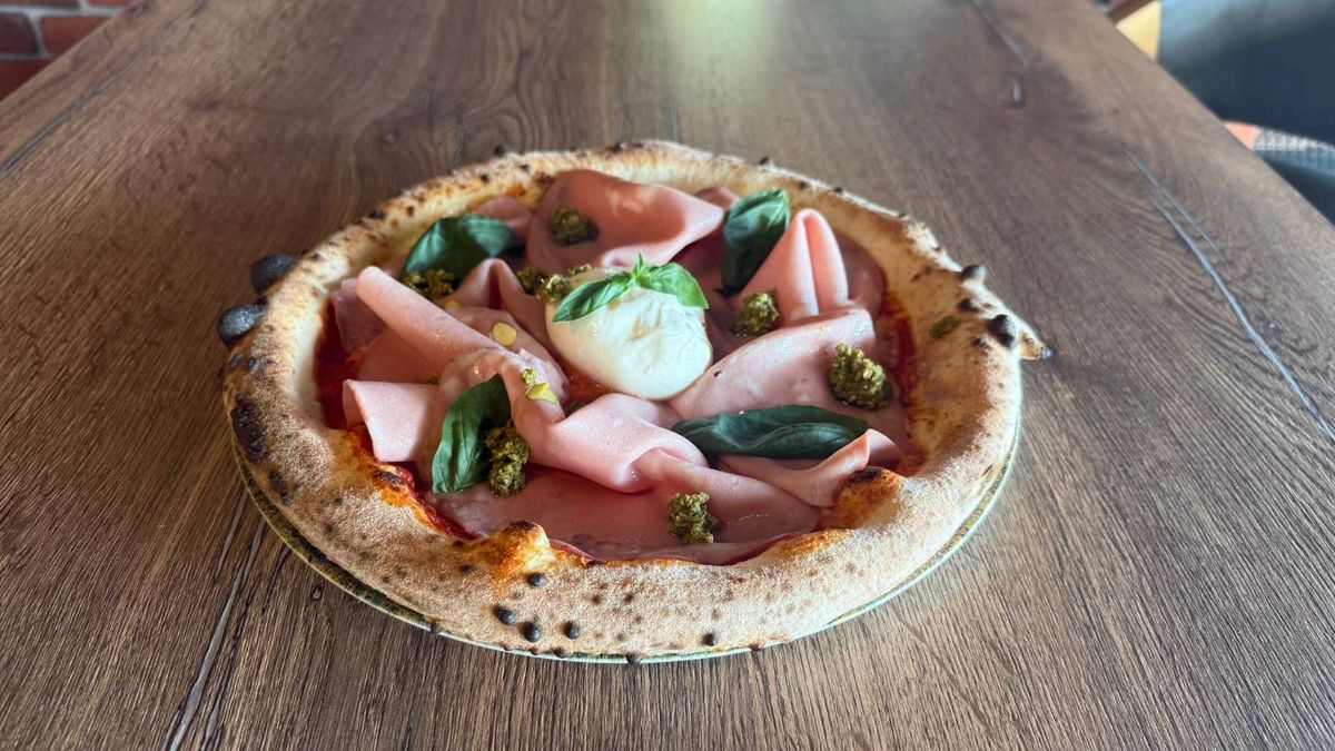Pizza Mortadella e Burrata